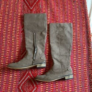 American Eagle Zip Up Boots